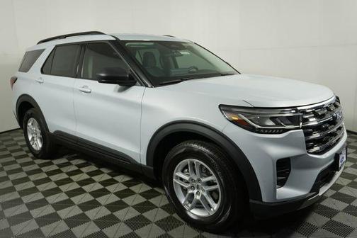 Space White Metallic 2026 Ford Explorer Active