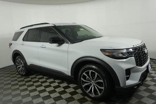 Avalanche Gray 2027 Ford Explorer ST-Line