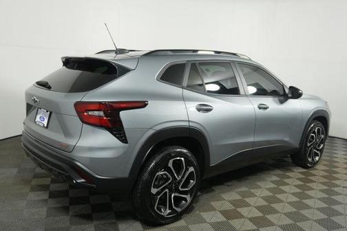 Sterling Gray Metallic 2025 Chevrolet Trax 2RS