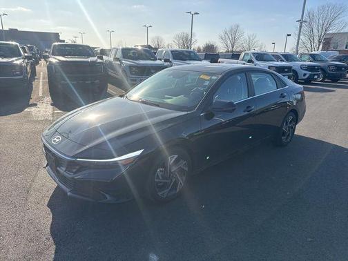 2024 Hyundai ELANTRA Limited
