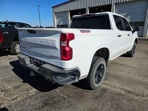 2022 Chevrolet Silverado 1500 Custom Trail Boss