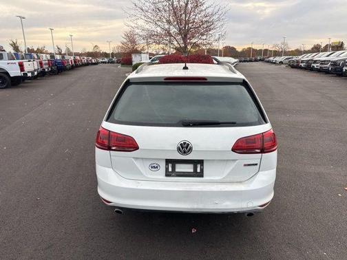 2017 Volkswagen Golf SportWagen TSI S