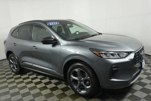 Carbonized Gray Metallic 2024 Ford Escape ST-Line