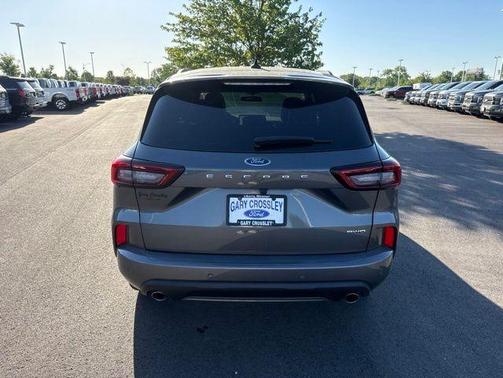 Carbonized Gray Metallic 2024 Ford Escape ST-Line