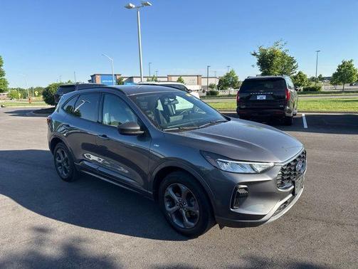 Carbonized Gray Metallic 2024 Ford Escape ST-Line