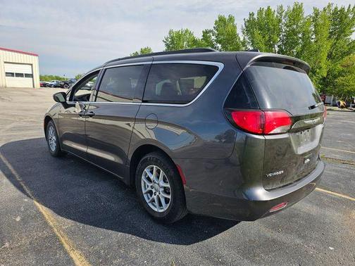 Granite Crystal Clearcoat Metallic 2020 Chrysler Voyager LXI