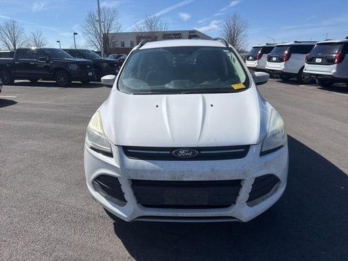 Oxford White 2016 Ford Escape SE