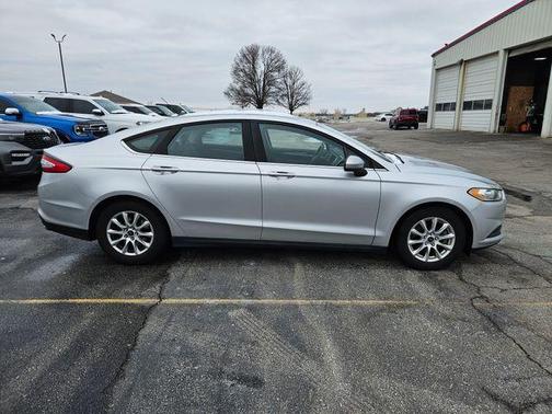 2016 Ford Fusion S