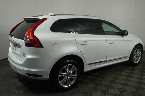 Crystal White Pearl 2016 Volvo XC60 T5 Premier