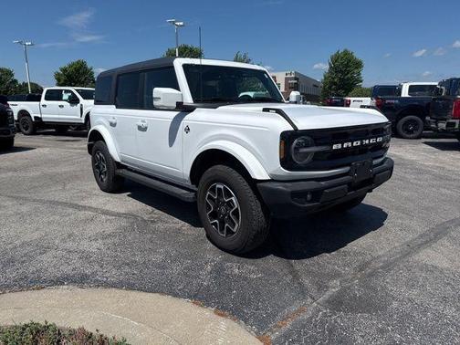 2024 Ford Bronco Outer Banks