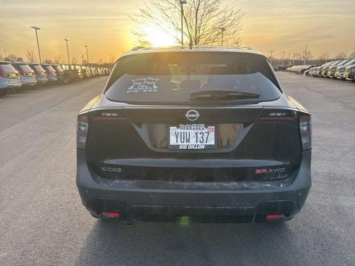 2025 Nissan Kicks SR