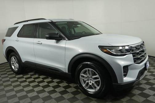 Space White Metallic 2026 Ford Explorer Active