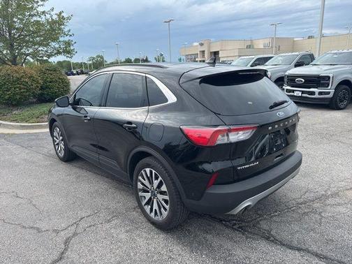 2020 Ford Escape Titanium Hybrid