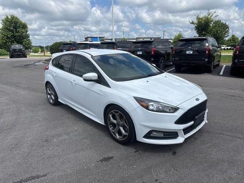 Oxford White 2016 Ford Focus ST Base