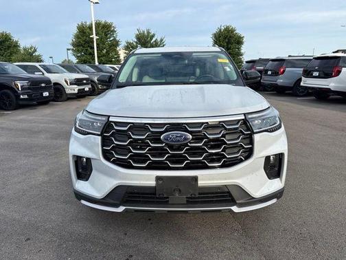 Space White Metallic 2025 Ford Explorer Platinum
