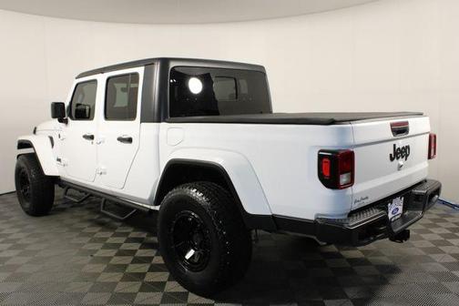 2023 Jeep Gladiator Sport