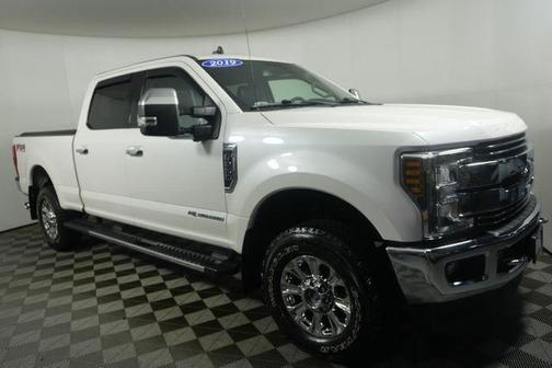 White Platinum Tri-Coat Metallic 2019 Ford F-250 Lariat