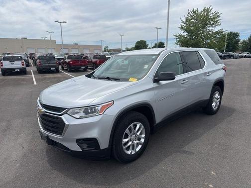 Silver Ice Metallic 2021 Chevrolet Traverse LS