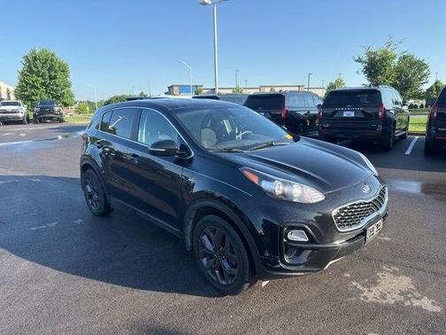 Black Cherry Pearl 2022 Kia Sportage LX