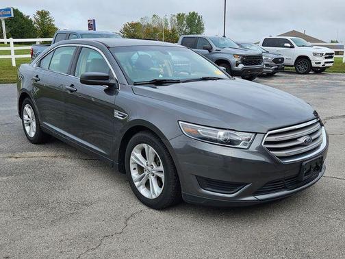 2016 Ford Taurus SE