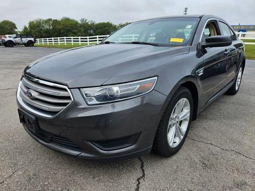 2016 Ford Taurus SE