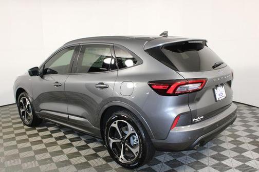 2025 Ford Escape ST-Line Elite