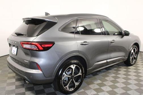 2025 Ford Escape ST-Line Elite