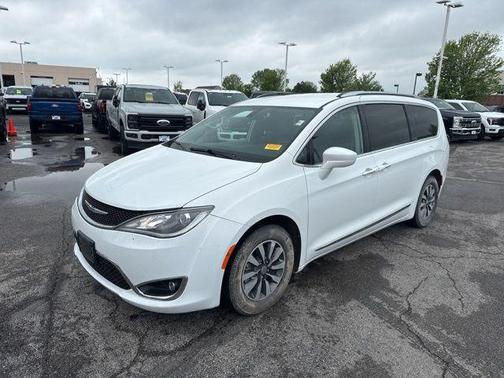 2020 Chrysler Pacifica Touring-L Plus