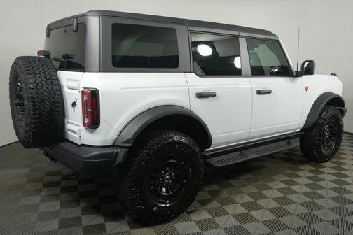 Oxford White 2026 Ford Bronco Badlands