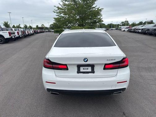 Alpine White 2022 BMW 530 i