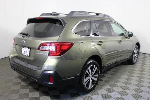 Photo 2 of 24 of 2019 Subaru Outback 2.5i Limited