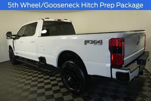 Star White 2027 Ford F-350 Lariat Super Duty