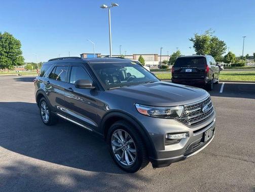 Carbonized Gray Metallic 2022 Ford Explorer XLT