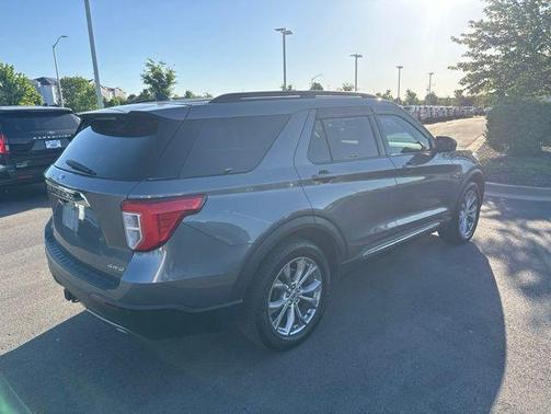 Carbonized Gray Metallic 2022 Ford Explorer XLT