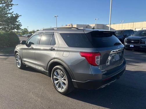 Carbonized Gray Metallic 2022 Ford Explorer XLT
