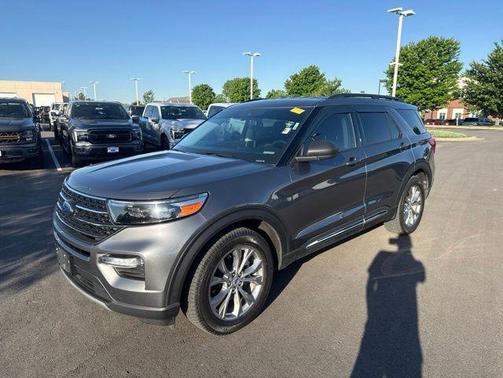 Carbonized Gray Metallic 2022 Ford Explorer XLT