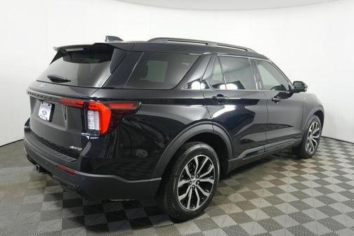 Black Metallic 2026 Ford Explorer ST-Line