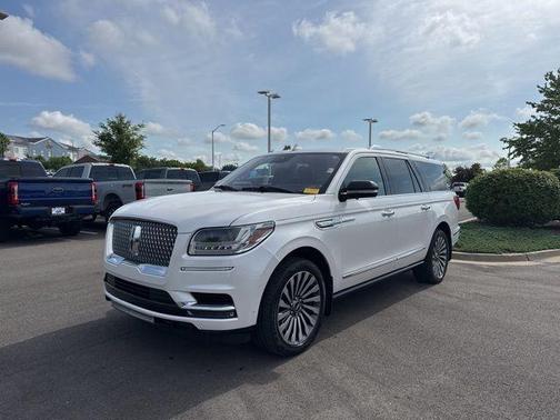 White Platinum Tri-Coat Metallic 2019 Lincoln Navigator L Reserve