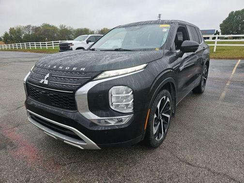 2023 Mitsubishi Outlander PHEV SE