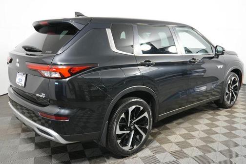 2023 Mitsubishi Outlander PHEV SE