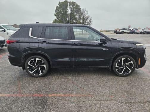 2023 Mitsubishi Outlander PHEV SE