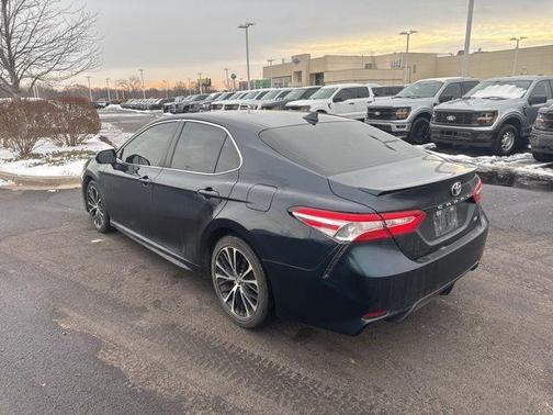 2020 Toyota Camry SE