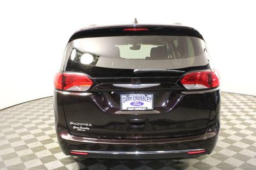 2018 Chrysler Pacifica Touring-L