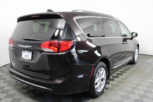 2018 Chrysler Pacifica Touring-L