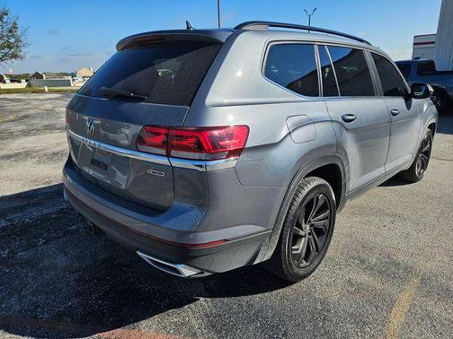 2022 Volkswagen Atlas 3.6L SE w/Technology