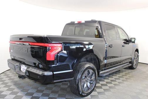 2025 Ford F-150 Lightning LARIAT