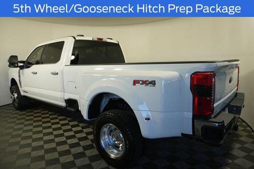 Star White 2026 Ford F-350 Lariat Super Duty