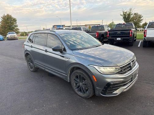 2022 Volkswagen Tiguan 2.0T SE R-Line Black