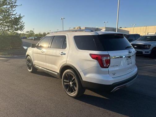 White Platinum Clearcoat Metallic 2017 Ford Explorer Limited