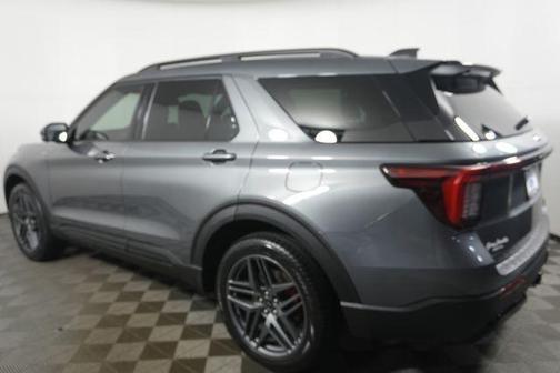 Carbonized Gray Metallic 2025 Ford Explorer ST-Line